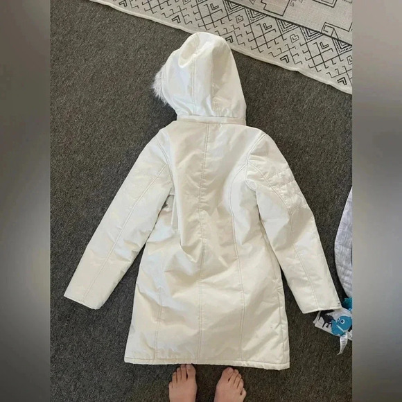 Eiseneggar long white fuzzy hood winder coat size 12 - Picture 9 of 11